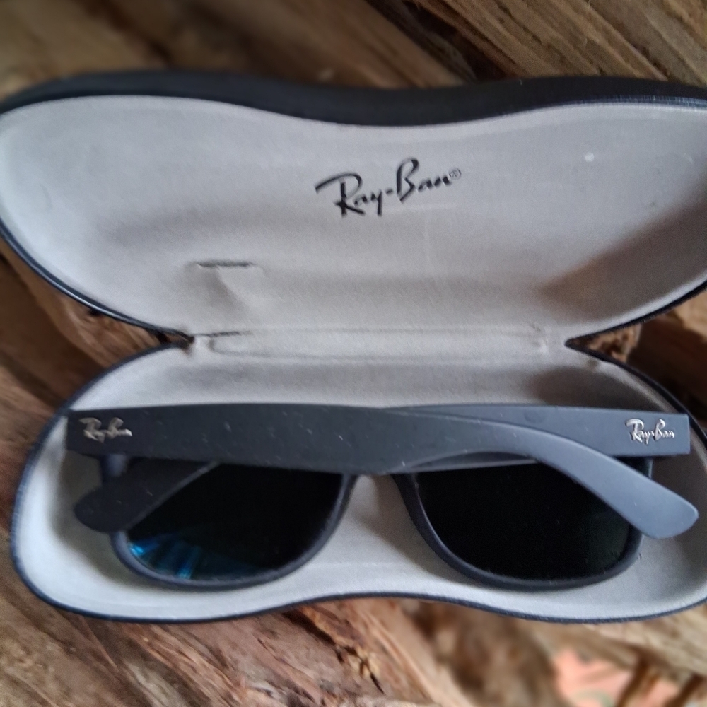 Ray Ban Sunglasses - Picture 2 of 6
